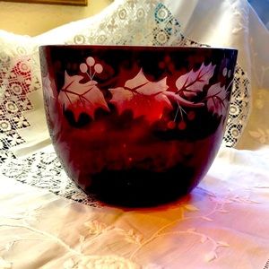👗3 for $25 SALE Burgundy/Red Etched Holly & Ivy Bowl-Have 2